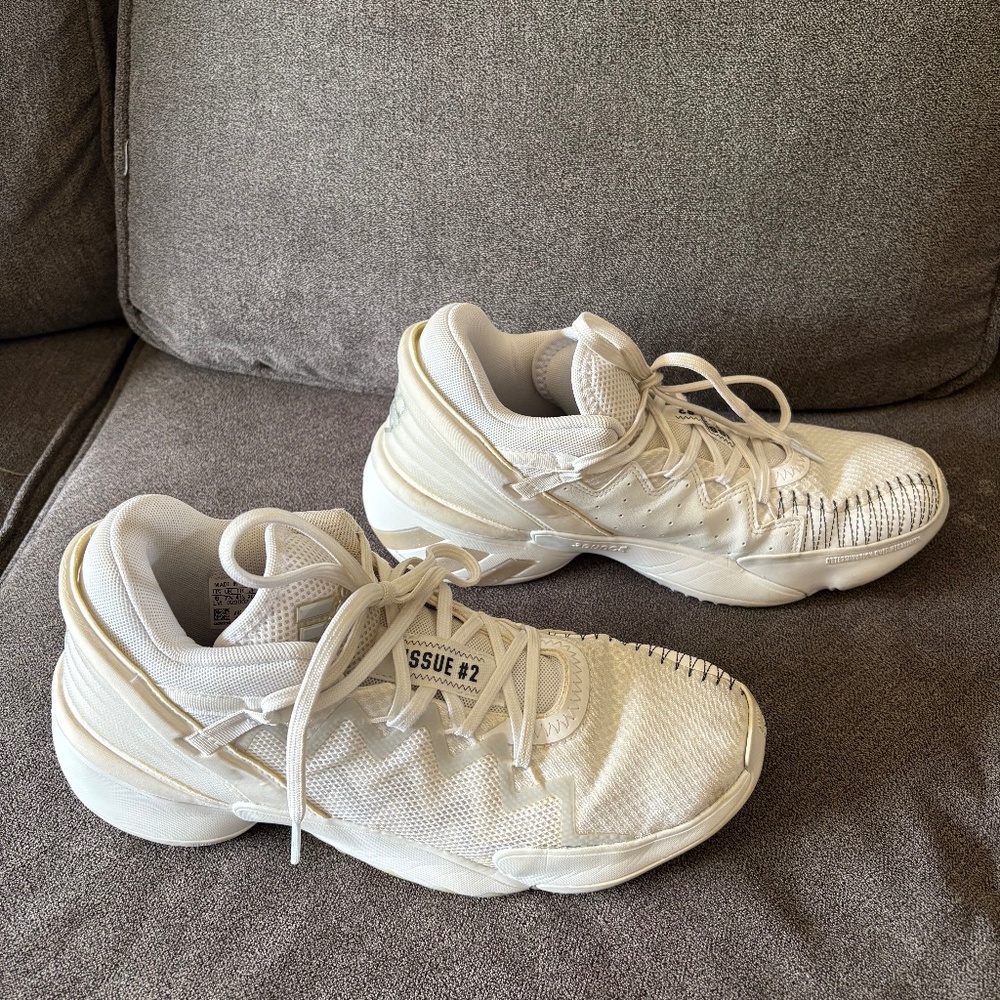 Adidas Issue #2 size 8 Womens basketball or volleyball shoes